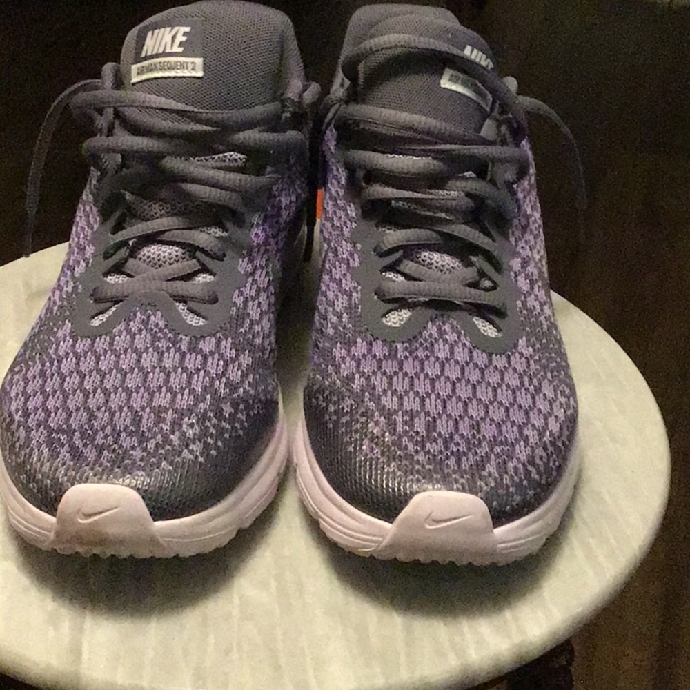 Youth Nike girl size 6.5